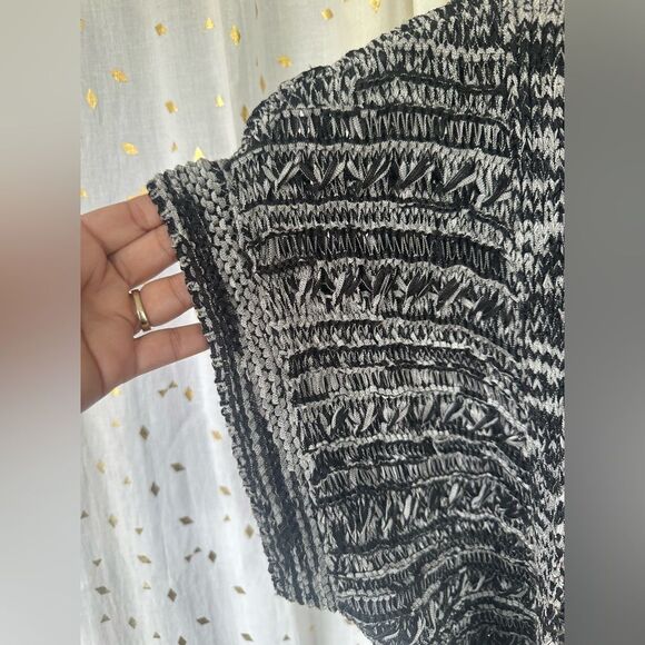 BCBG Maxazia Two-Tone Black Off White Crochet Cap Sleeve Tie Long Cardigan L - Picture 5 of 9